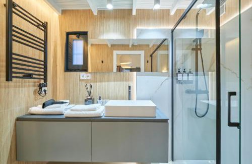 Las Acacias Apartment | Madrid Urban Comfort