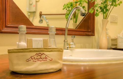 Mae Ai Resort | Maekok River Village Resort