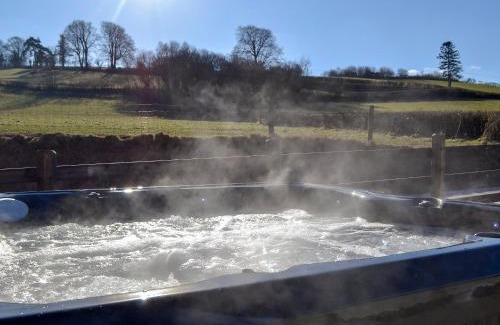 Llanddeusant House | Maes Merlin