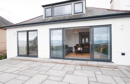 Rhyd-y-clafdy House | Maes Teg