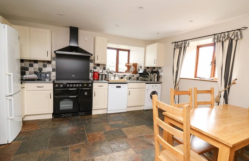 Gilwern Cottage | MAES Y BERLLAN BARN, pet friendly, with open fire in Gilwern
