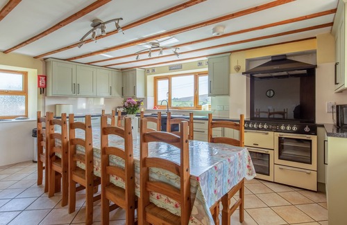 Newcastle-on-Clun Cottage | MAESGWYN, pet friendly, character holiday cottage in Beguildy
