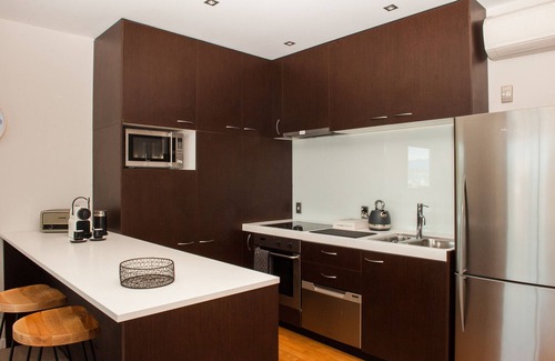 Stepneyville Apartment | Magic Sunsets & Waterfront Views Apartment