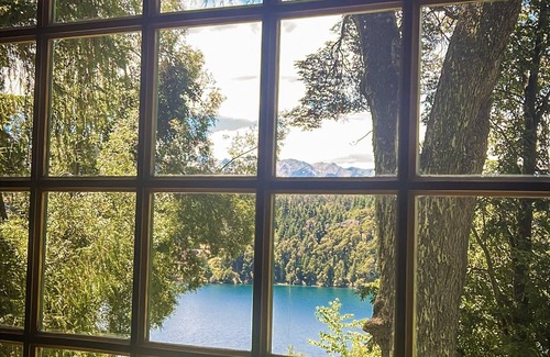 San Carlos de Bariloche House | Magical 5 bedroom house over Moreno Lake.