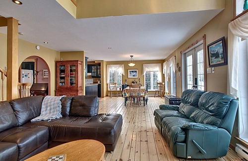 Saint Aime Des Lacs Ski Chalet | Magnificent cottage on the shores of Lake Nairne in Charlevoix