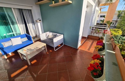 Pont Blondin Apartment | Magnificent apartment with terrace and pool view