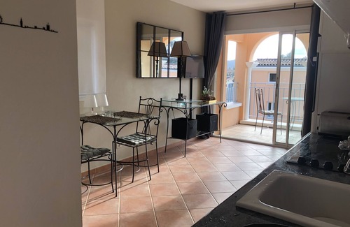 Greoux-les-Bains Apartment | Magnificent studio in a 4-star tourist residence in Provence