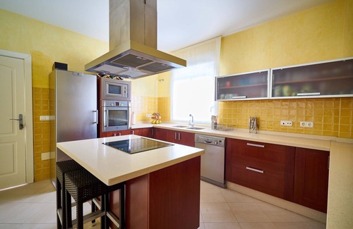 Velez-Malaga House | Magnificent Villa with Pool Next to the Sea, Chilches Costa