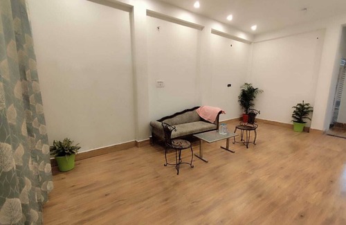 Naini Hotel | Mahakumbh Paryatan - Luxury Stay