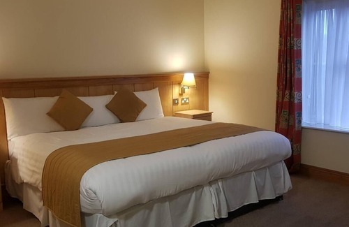 Irvinestown Hotel | Mahons Hotel