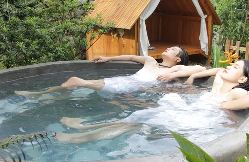 Soc Son House | Maia House - Ulesa neighbor's house