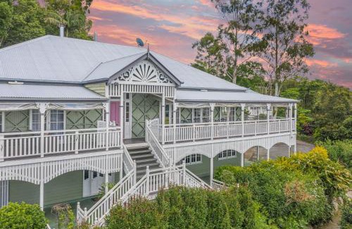 Mount Glorious Cabin | Maiala Park Lodge