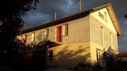 Hirschberg Apartment | Maisonette-Ferienwohnung in Feldrandlage Bergstraße Nähe Heidelberg