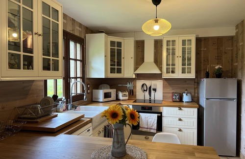 Les Andelys House | Maison Chaleureuse Dans un Écrin Verdure