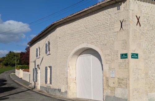 Juillac-le-Coq House | Maison charentaise