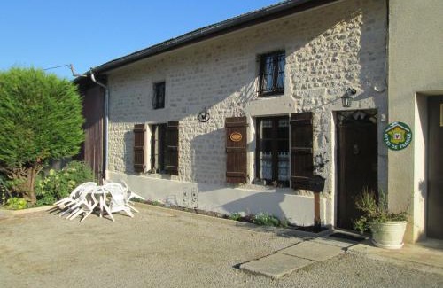 Breheville House | Maison cosy avec terrasse, 3 chambres, wifi, animaux acceptés, idéal pour familles en Meuse - FR-1-585-2