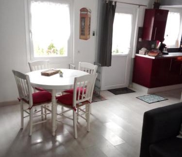 Saint-Nicolas-d'Aliermont House | Maison de la Foret