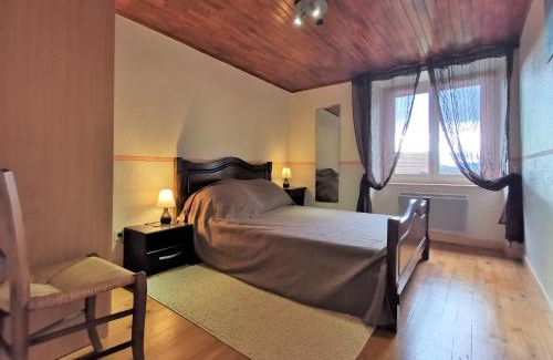 Mazeyrat-Aurouze House | Maison de bourg restaurée avec cour privative au coeur d'un village paisible, proche gorges de l'Allier et sites historiques - FR-1-582-220