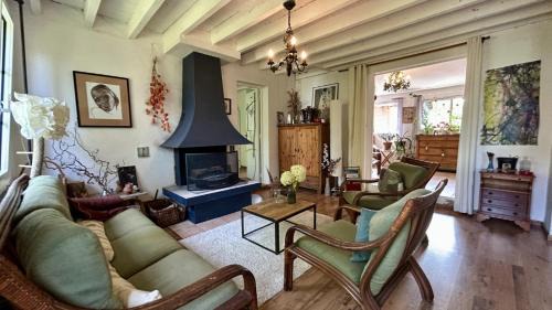 Bernay-en-Ponthieu House | Maison de Campagne Authentique – Havre de Paix pour Âmes Sensibles