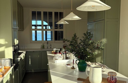 Pleherel-Plage-Vieux-Bourg Villa | Maison de famille 1ère ligne vue mer à Saint-Cast-le-Guildo (22) - Sleeps 9