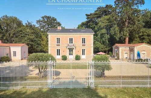 Basse-Goulaine Villa | Maison de Maître La Champagnère - Piscine - 15 Voyageurs