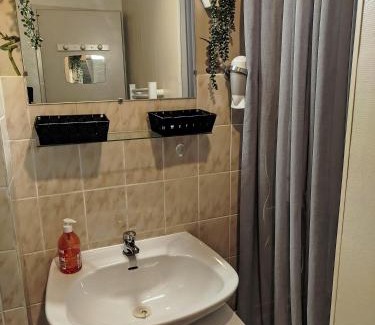 Gy Apartment | Maison de village appartement RDC avec terrasse