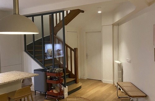 16th Arrondissement House | Maison de Ville de 3 Étages à Passy + Roof top - Jo2024