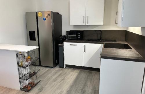 Herouville-Saint-Clair Villa | Maison individuelle à 8 minutes d'Ouistreham, quartier calme, transports en commun Tram & Bus, commerces de proximités