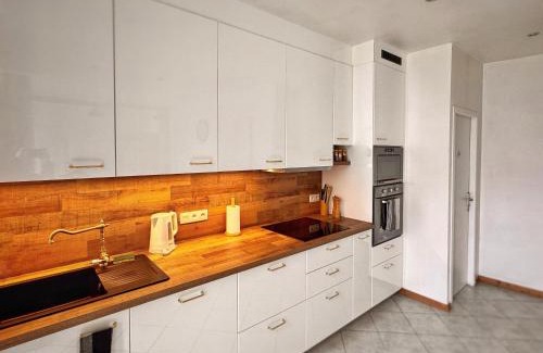 Saint-Claude Apartment | Maison LAMARTINE - Plein Centre-Ville Avec Garage & Jeux