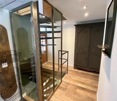 Villefort House | Maison les pieds dans l'eau