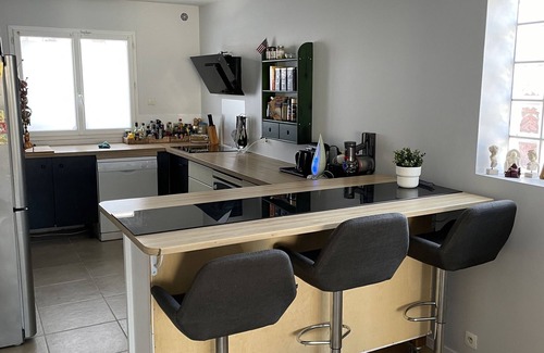Colombes House | Maison Triplex Lumineuse et Centrale . Proche Transports et Stades JO 2024