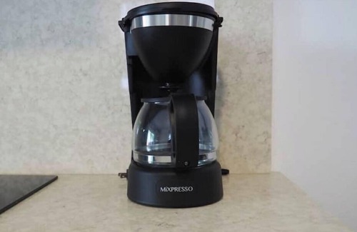 Makaha Valley House | Majestic Mountain Studio Retreat