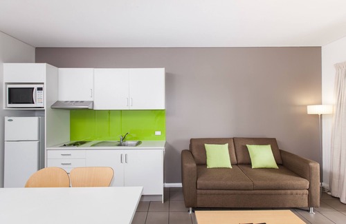 Davenport Apartment | Majestic Oasis Apartments