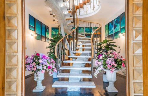 Fiesole Villa | Majestic Villa in Hills of Florence with Gardens Gym Jacuzzi and Sauna