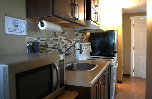 Malahat Hotel | Malahat Bungalows Motel