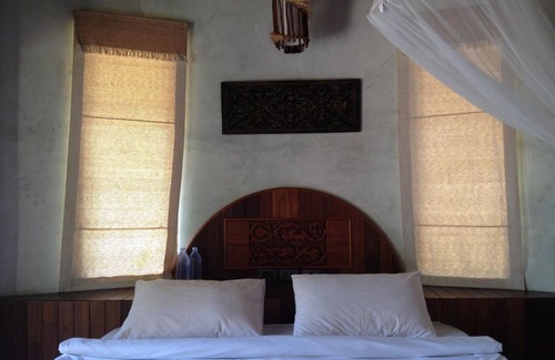 Chaloklum Hotel | Malibu Beach Bungalows