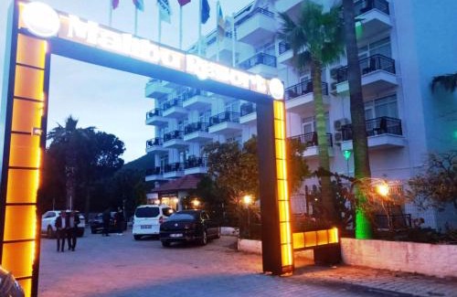 Kiris Hotel | Malibu resort hotel