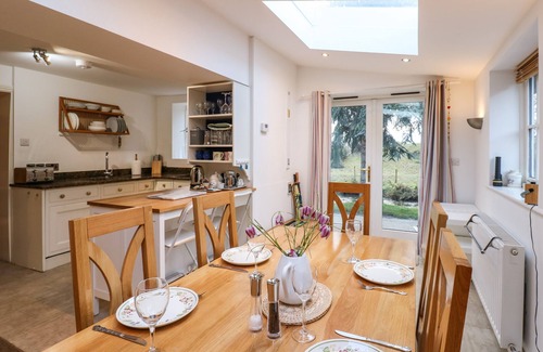 Bedale Cottage | MALT SHOVEL COTTAGE, character holiday cottage in Bedale