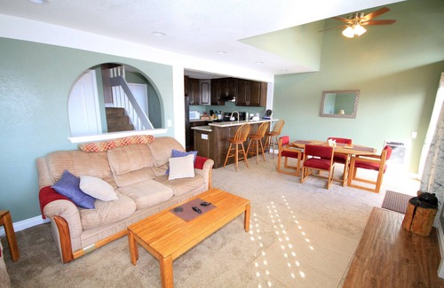 Mammoth Lakes Condo | Mammoth Ski & Racquet Club #66