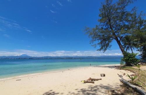 Pantai Barat Division Resort | Mamutik Island Lodge