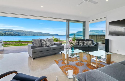 Lake Tarawera House | Mana Sarovar - Lake Tarawera Home