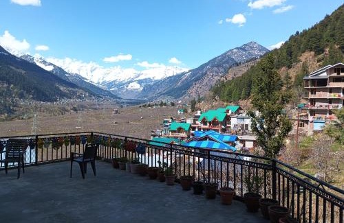 Jagatsukh House | Manali Parvat View