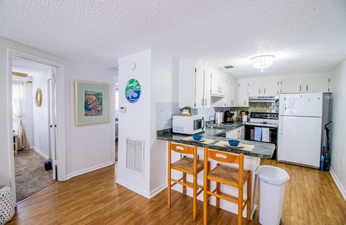 Weeki Wachee Gardens Ski Chalet | Manatee Cove Compound Retreat Star5Vacations
