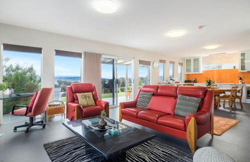 Alonnah House | Manfield Seaside Bruny Island