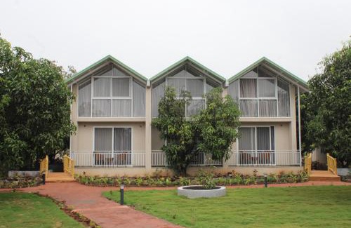 Pune Resort | Mango Leaf Lake Resort