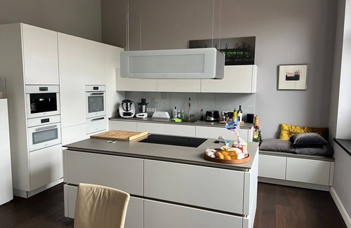 Toenisvorst Villa | Manor house with pool