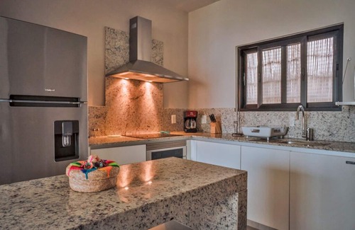 Soliman Bay Apartment | MANTA RAYA - Luxury Beachfront Condo & Daily Cleaning