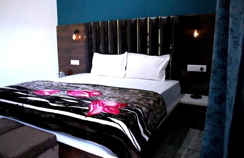 Chachian House | Manu luxury home stay