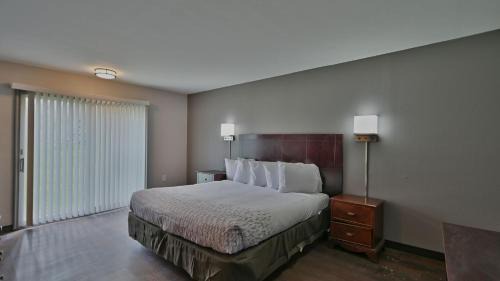 Center Moreland Hotel | Maplehurst Motel