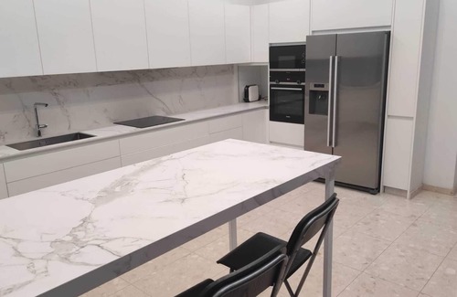 Dorneda House | Maravillosa Casa con Piscina en Oleiros